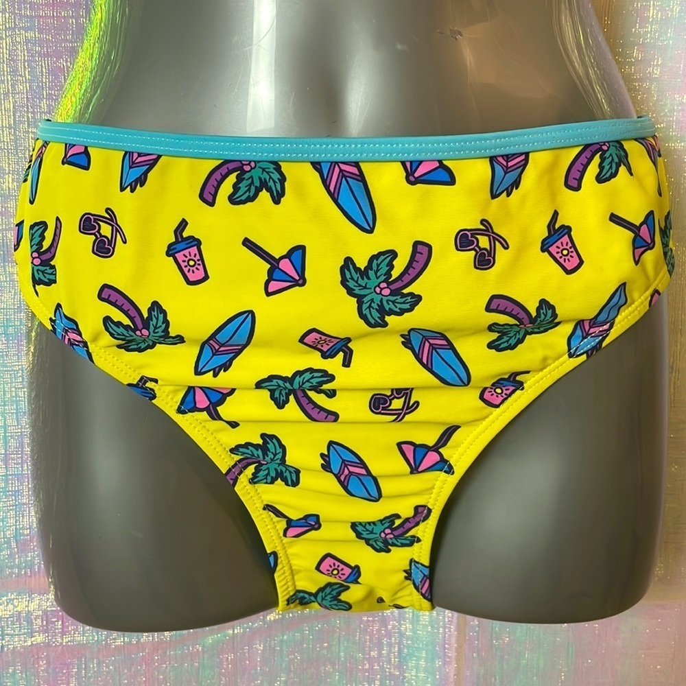 Juniors Bikini - Picture 3 of 5